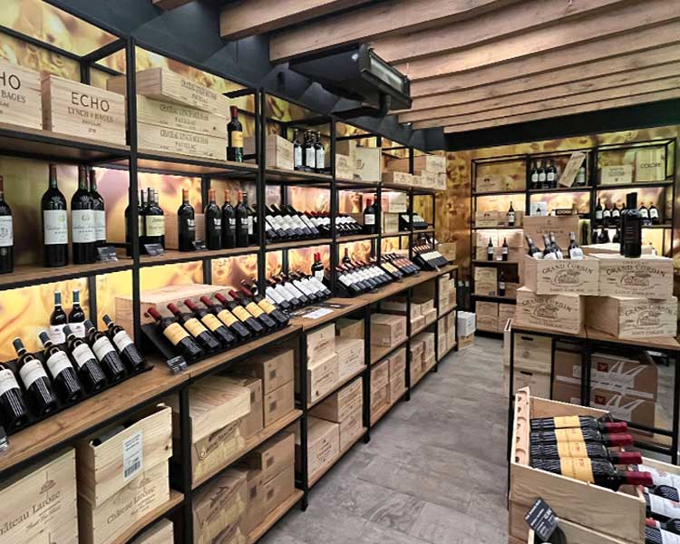 Reparti dedicati al vino e commercio di vini