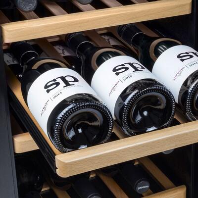 Immagine del prodotto per 'Frigorifero per vino WineComfort 660 Smart con app, per 66 bottiglie.'