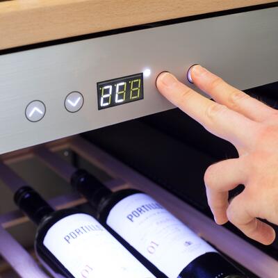 Immagine del prodotto per 'Frigorifero per vino WineComfort 1260 Smart con app, per 126 bottiglie.'