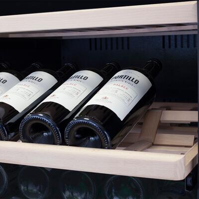 Immagine del prodotto per 'Frigorifero per vini WineComfort 1800 Smart con app, per 180 bottiglie.'