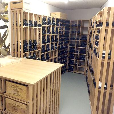 Immagine del prodotto per 'Cantinetta vino CAVEAUSTAR in legno'